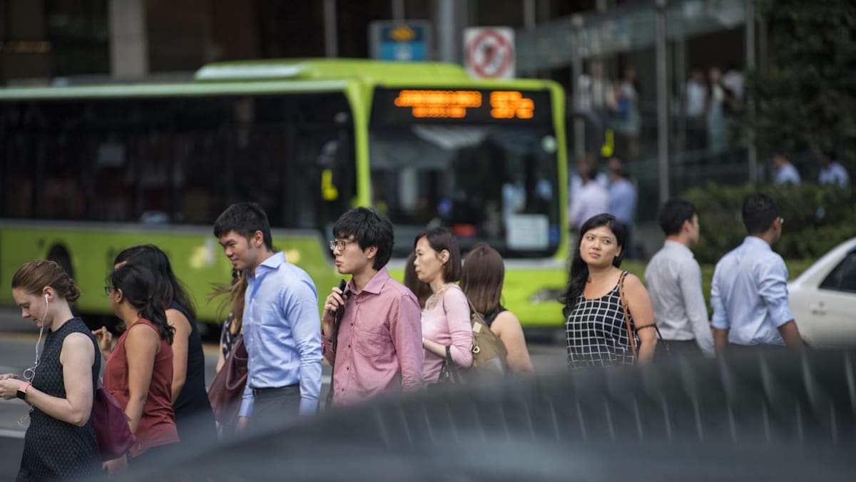 With few job offers, some fresh graduates are eyeing traineeships — but with caution