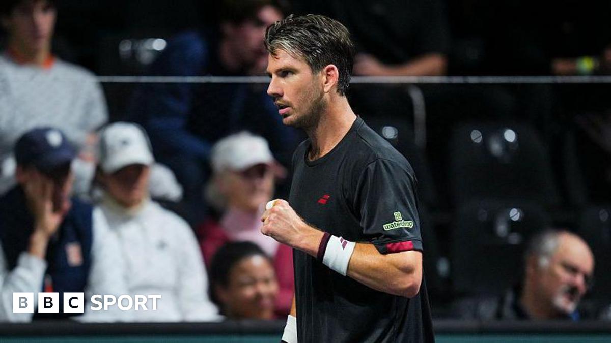 Cameron Norrie punches his fist in celebration