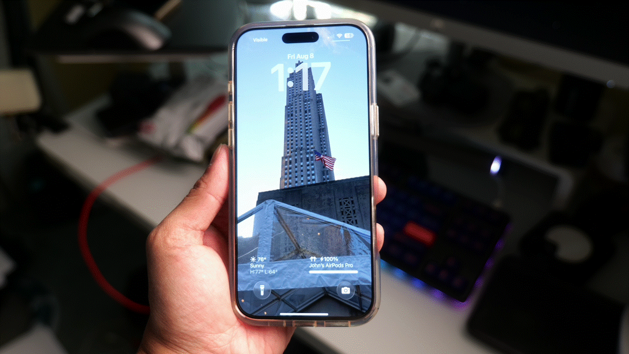 iOS 26 Spatial Scene lock screen gif animation.