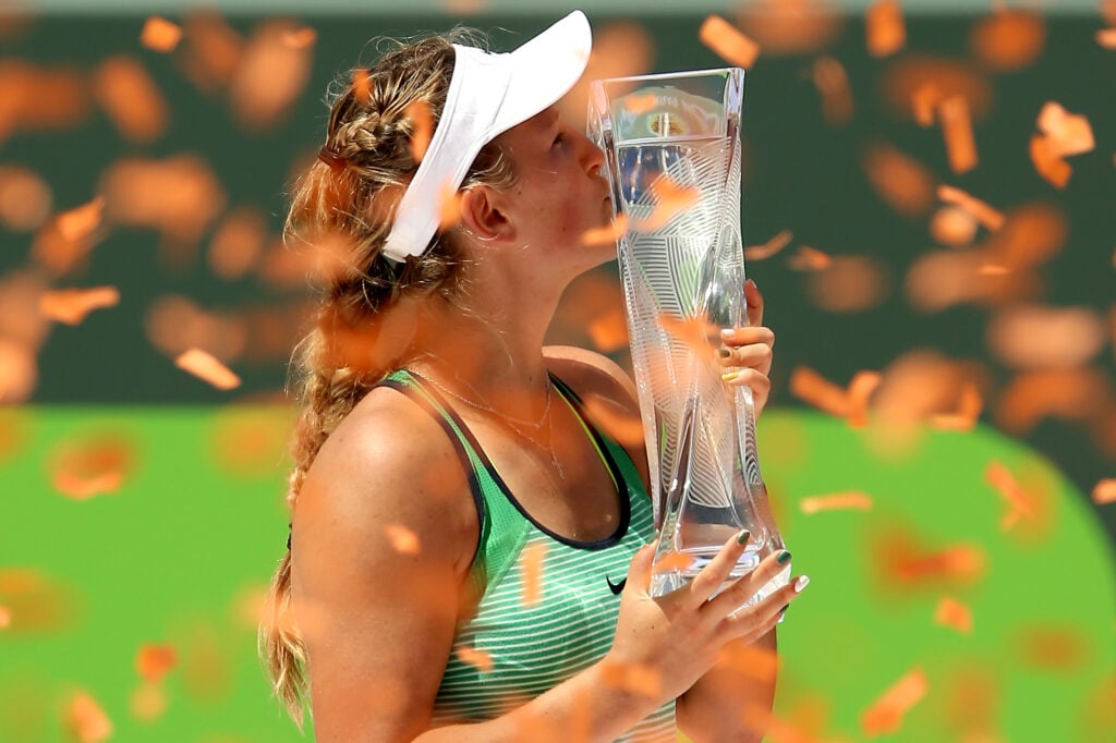 Victoria Azarenka celebrates with the Miami Open title in 2016