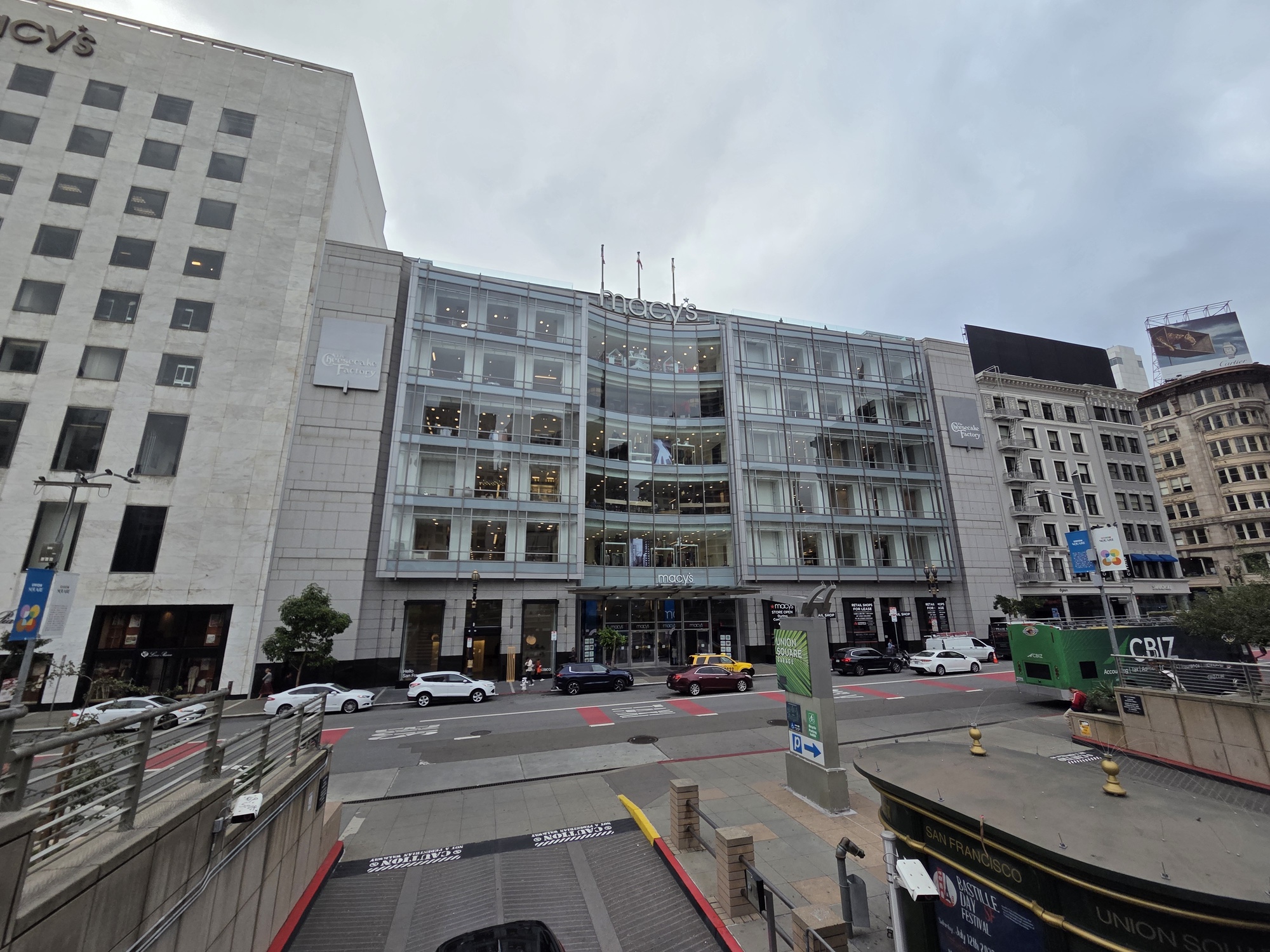 Macy's shot by Galaxy S25 Plus