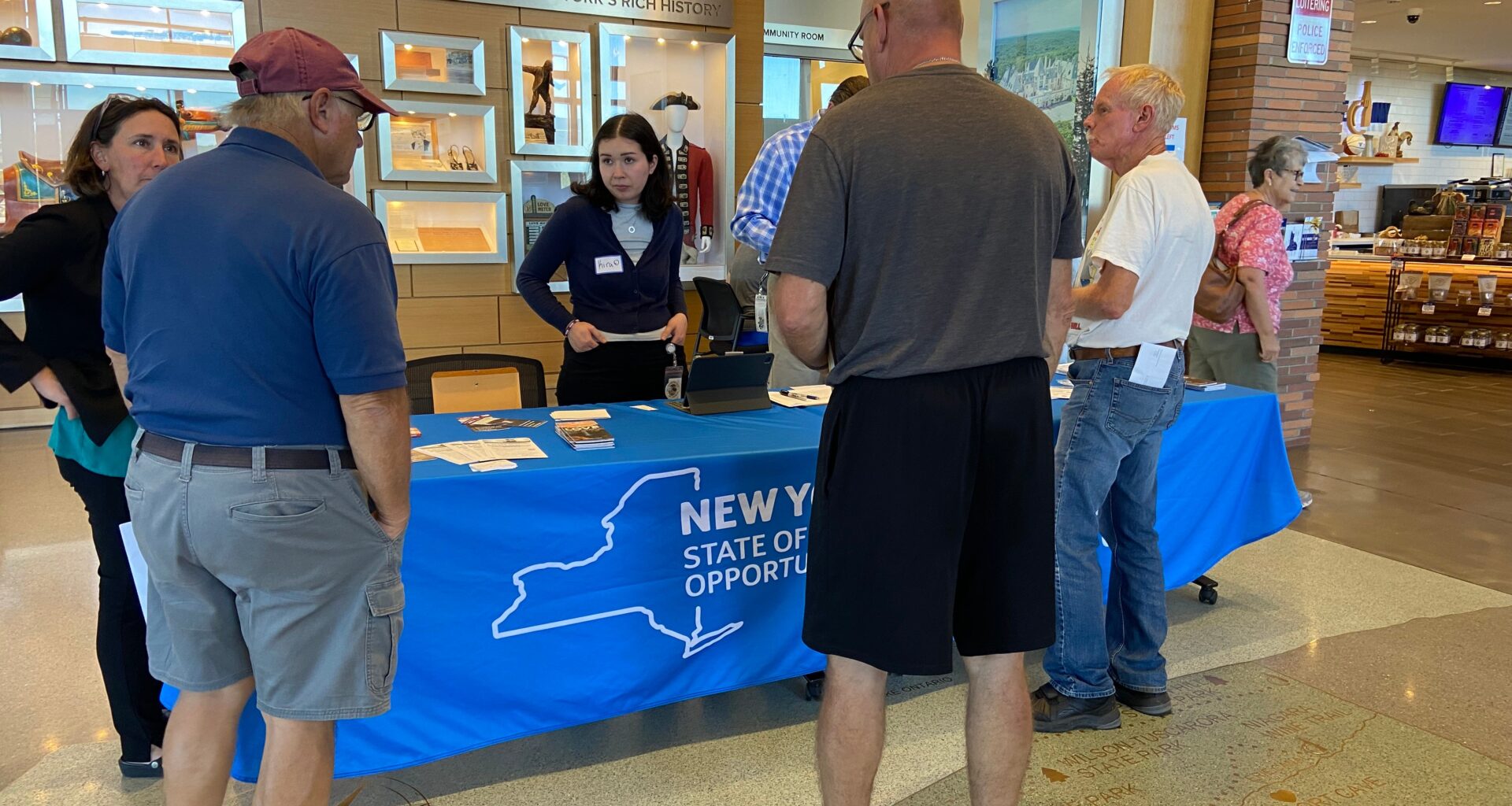 Island residents applaud Thruway Authority for EZ Pass session.