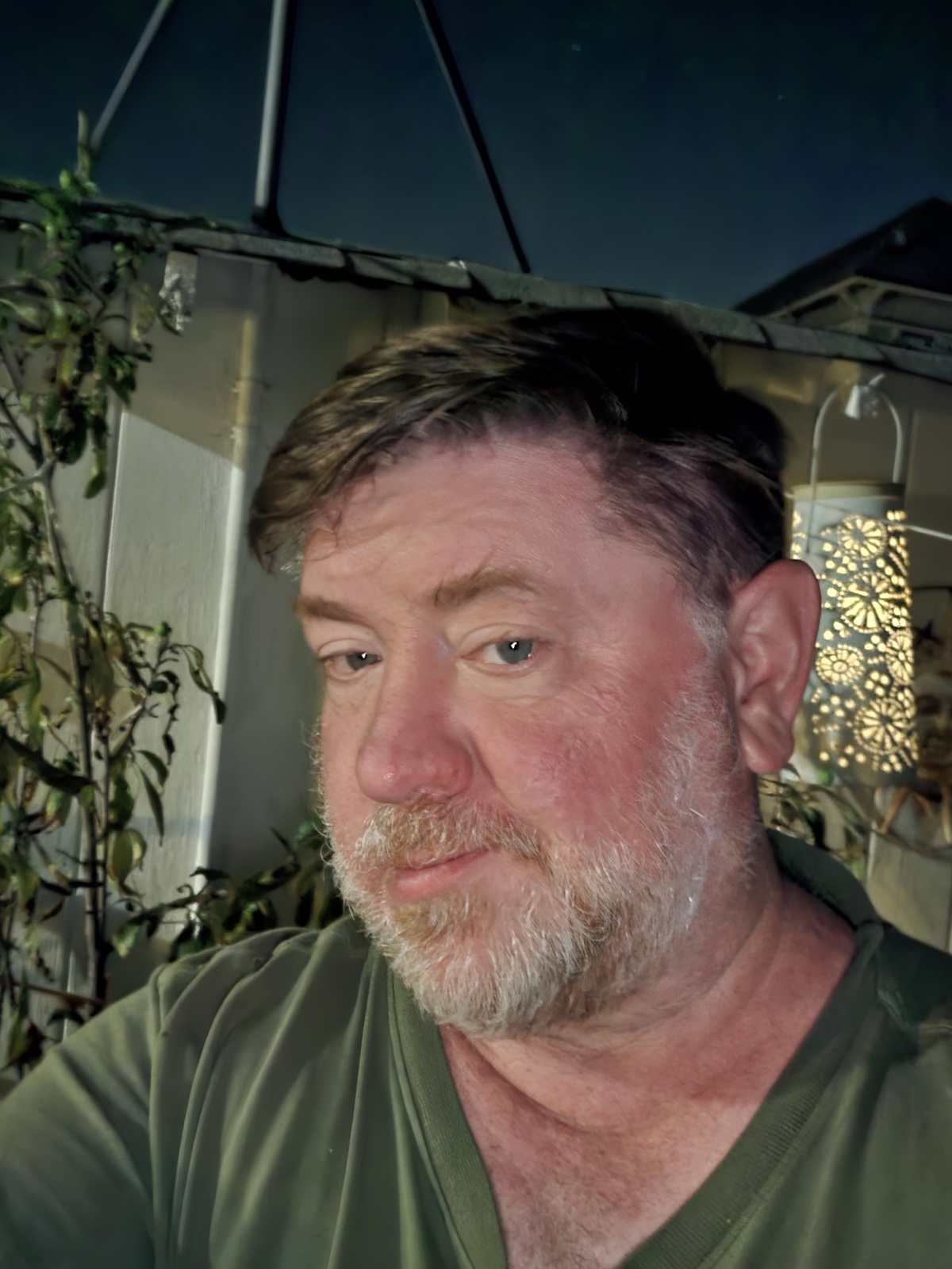 galaxy s25 plus selfie at night