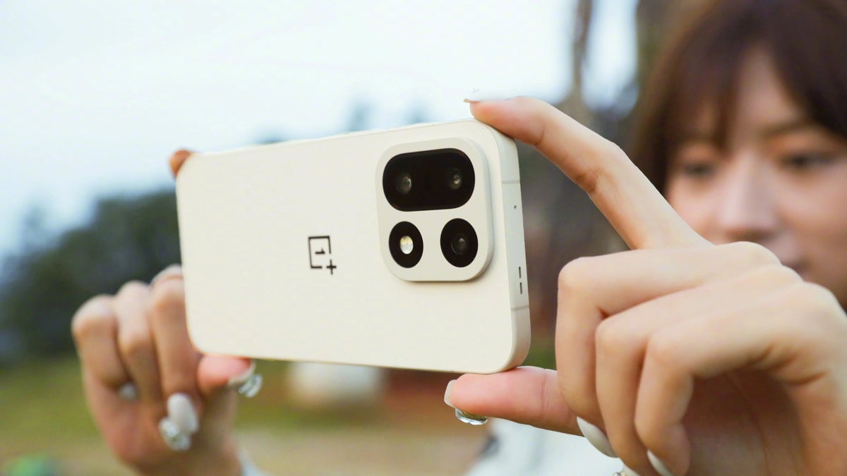 OnePlus 15: Size Comparison - PhoneArena