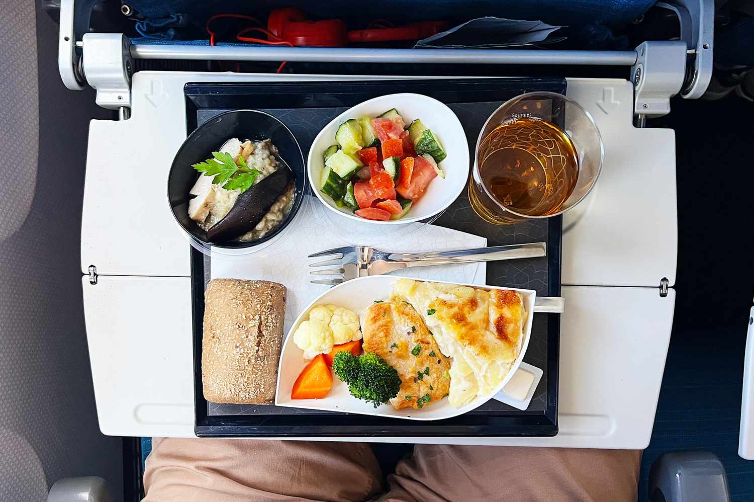 We Asked 7 Nutrition Experts What Not to Eat on a Plane—Here's Their 'Must Avoid' List