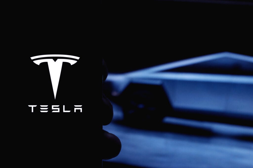 Tesla's Q3 Results Divides Analysts: Tom Nash Says Stock Is Going To $900 In 12 Months 'At Most' - Tesla (NASDAQ:TSLA)