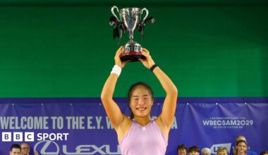 Mimi Xu holds the Wrexham Open trophy aloft