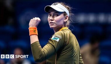 Elena Rybakina clenches her left fist in celebration