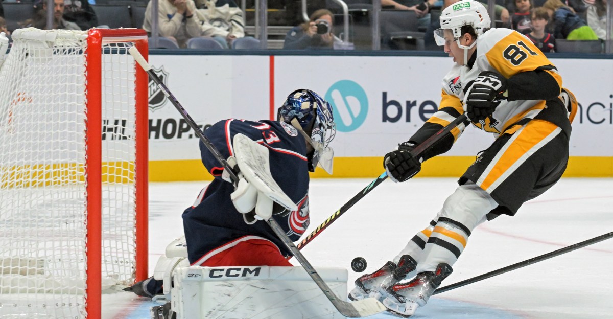 Ryan Graves clears waivers, opening night roster takes shape