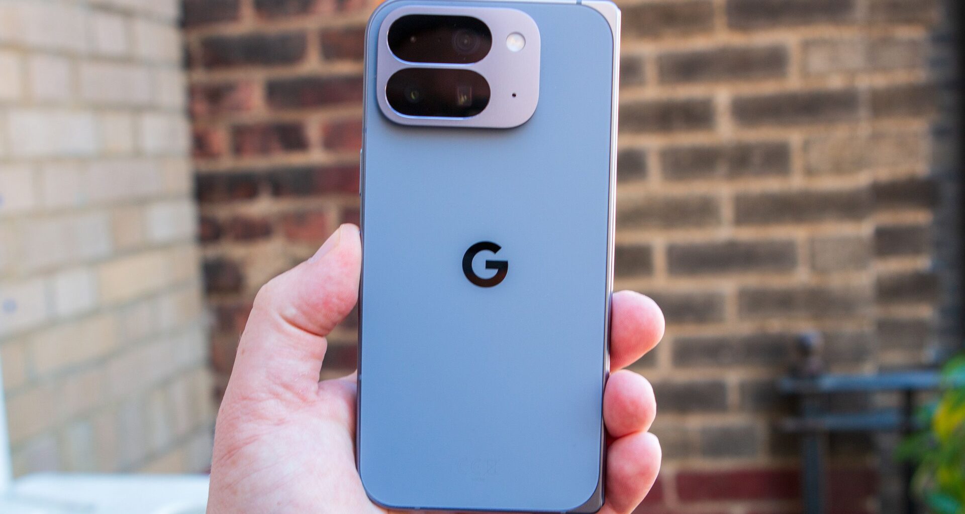 Pixel 10 Pro Fold users report mysterious battery bug and potential fixes