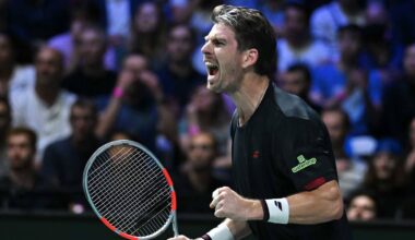 Cameron Norrie stuns Carlos Alcaraz in Paris, snaps Spaniard's 17-match Masters 1000 winning streak | ATP Tour