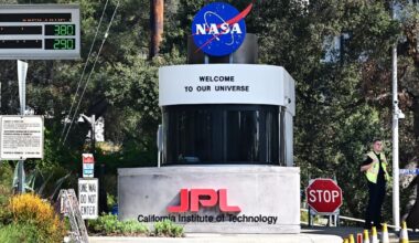 NASA's JPL cuts 550 jobs in latest round of layoffs at La Cañada Flintridge facility