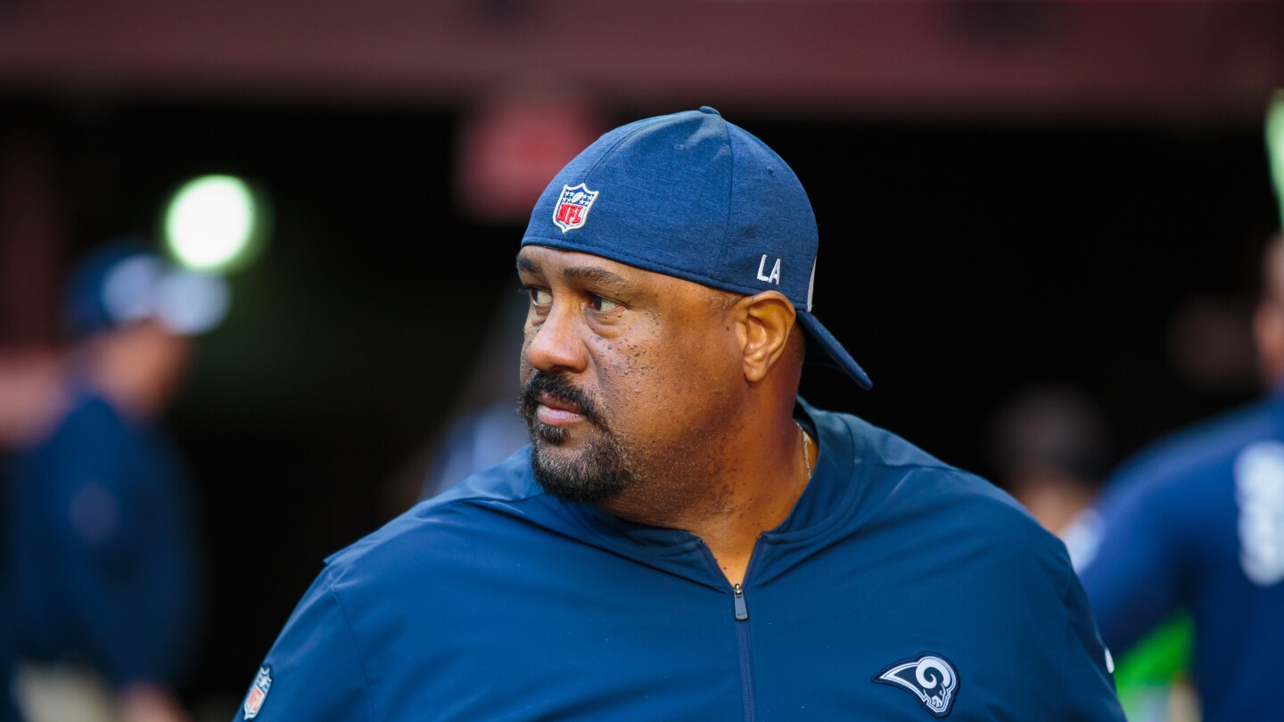 Report: Paramedics respond to "unknown medical episode" for RB coach Skip Peete