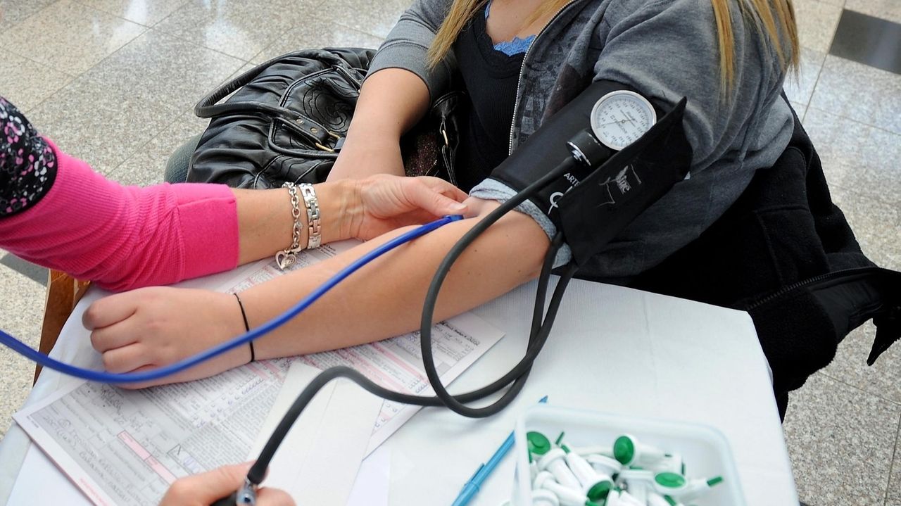 LI doctors advise those taking recalled blood pressure medication to check with pharmacists, physicians