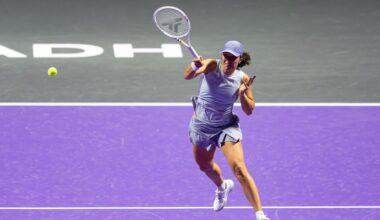 Swiatek beats Keys in straight sets in WTA Finals opener