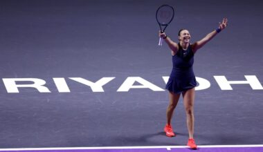 Amanda Anisimova beats Iga Swiatek to reach semis of WTA Finals