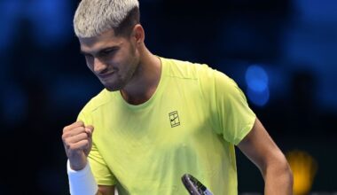 Carlos Alcaraz defeats Alex de Minaur in ATP Finals opener