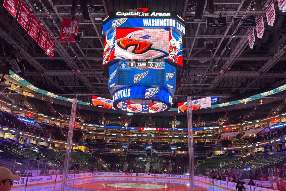 One more in the win column before they head out on the road: Capitals beat Maple Leafs 4-2