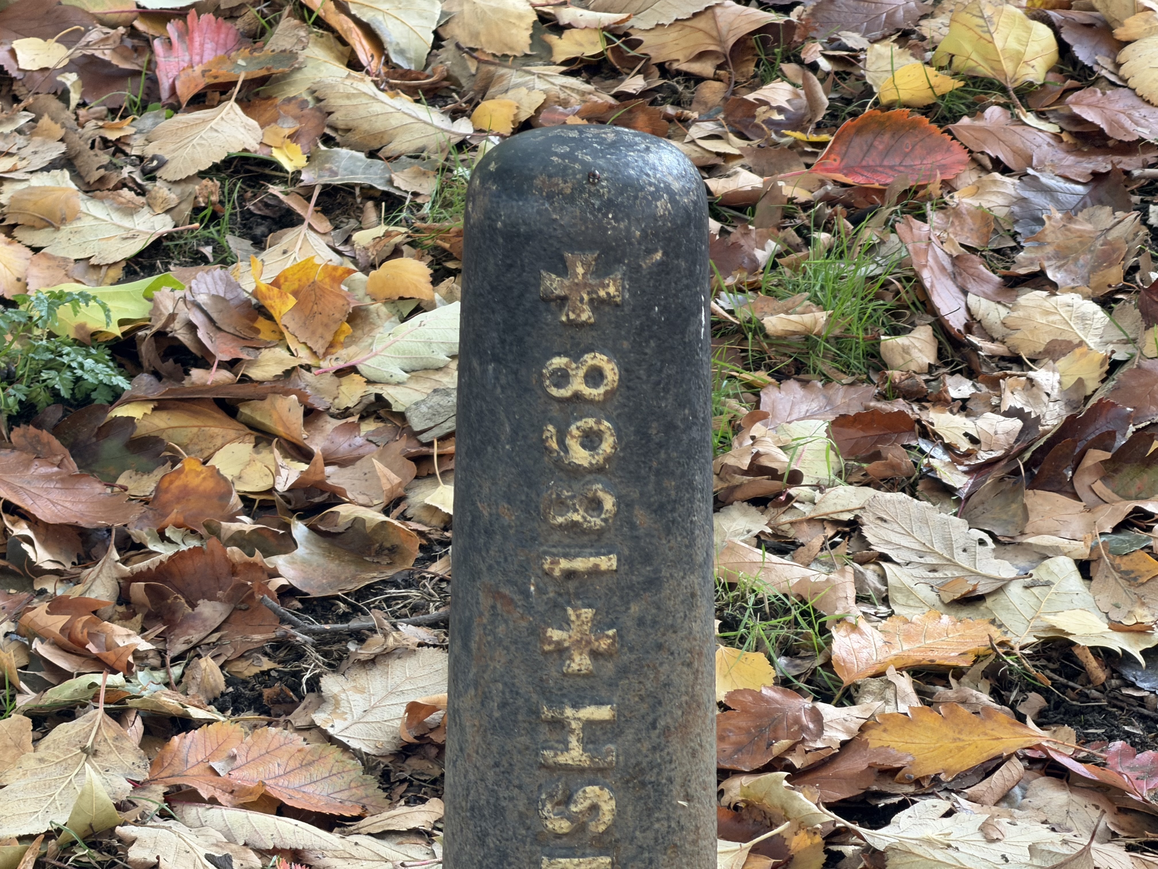 iPhone 17 Pro Max parish marker 8x