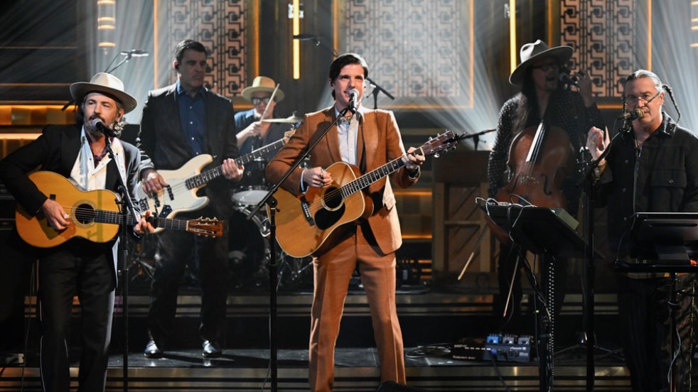 Mike Patton and The Avett Brothers Make TV Debut as AVTT/PTTN on Fallon
