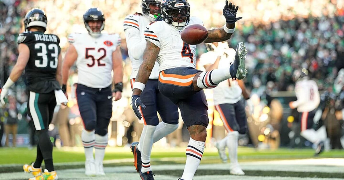 Bears vs. Eagles NFL Black Friday live score updates: D'Andre Swift TD gives Chicago early lead