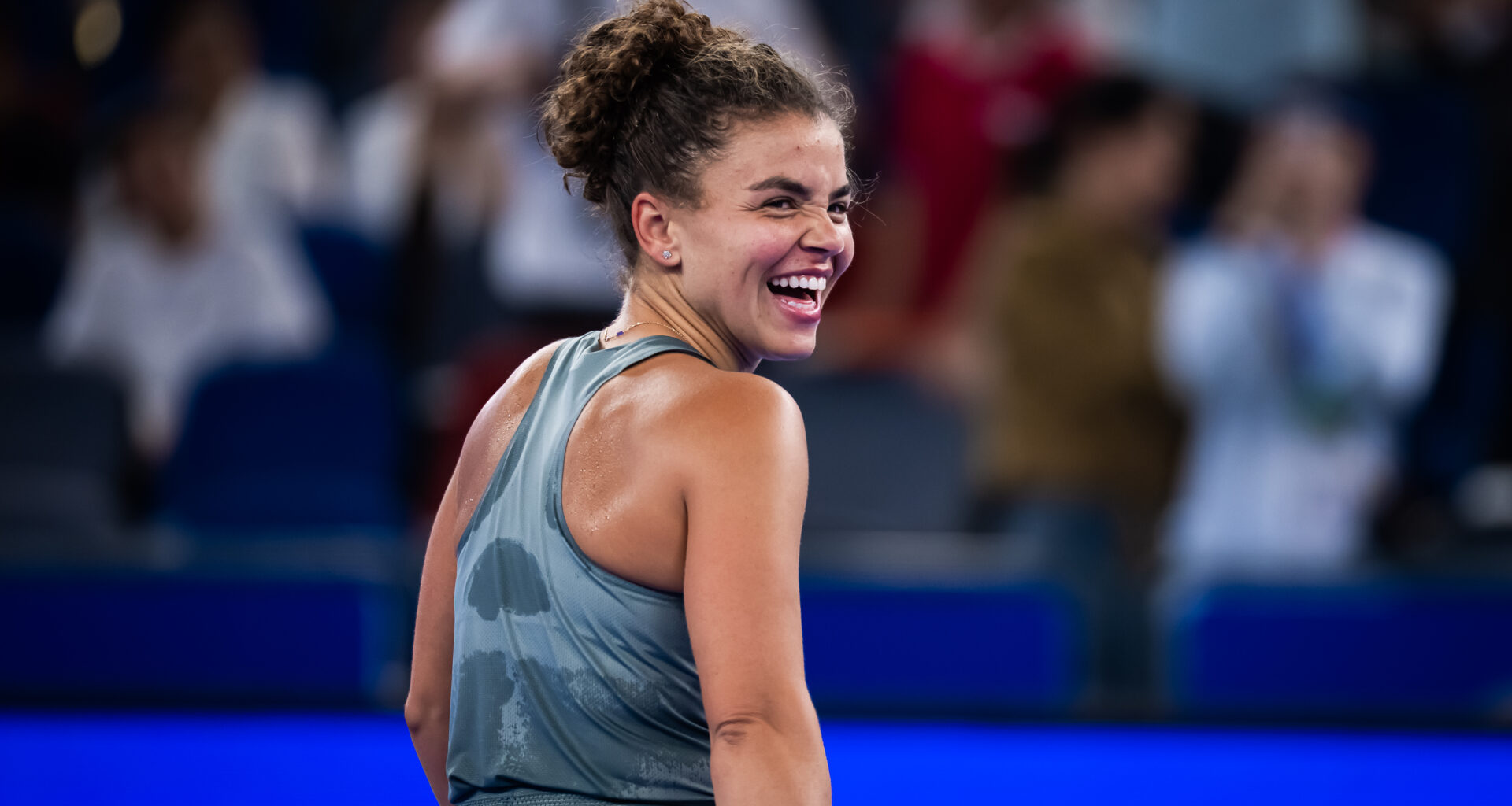 Paolini gets huge pop from crowd at ATP Finals in Turin