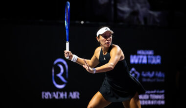 Pegula finds her balance to outlast Gauff in three-set opener