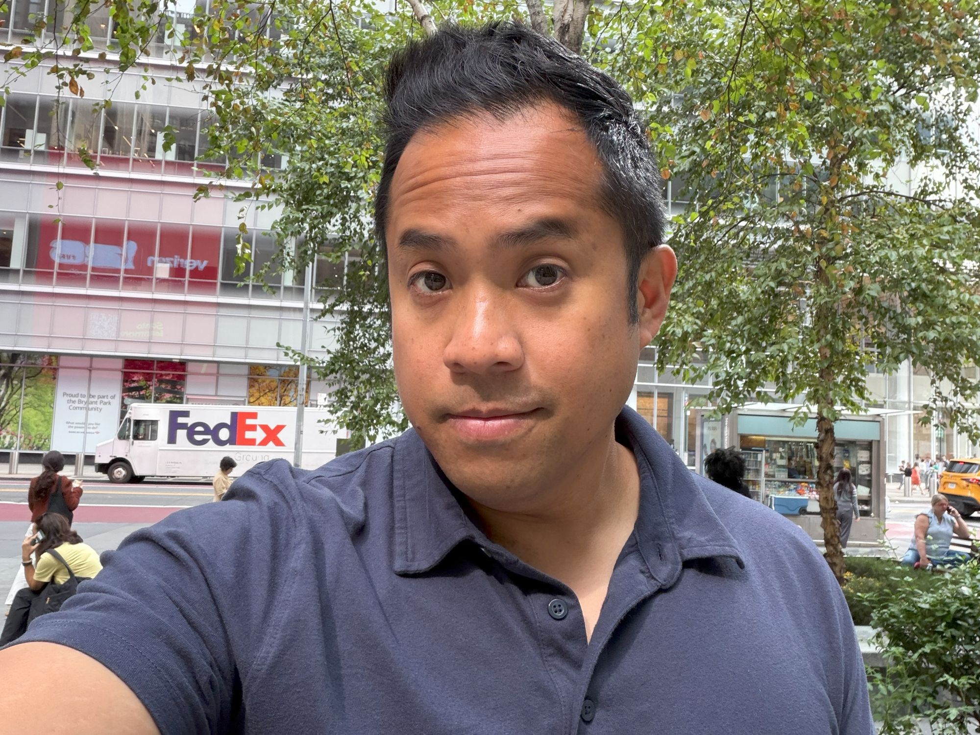 Apple iPhone 17 Pro Max selfie sample.