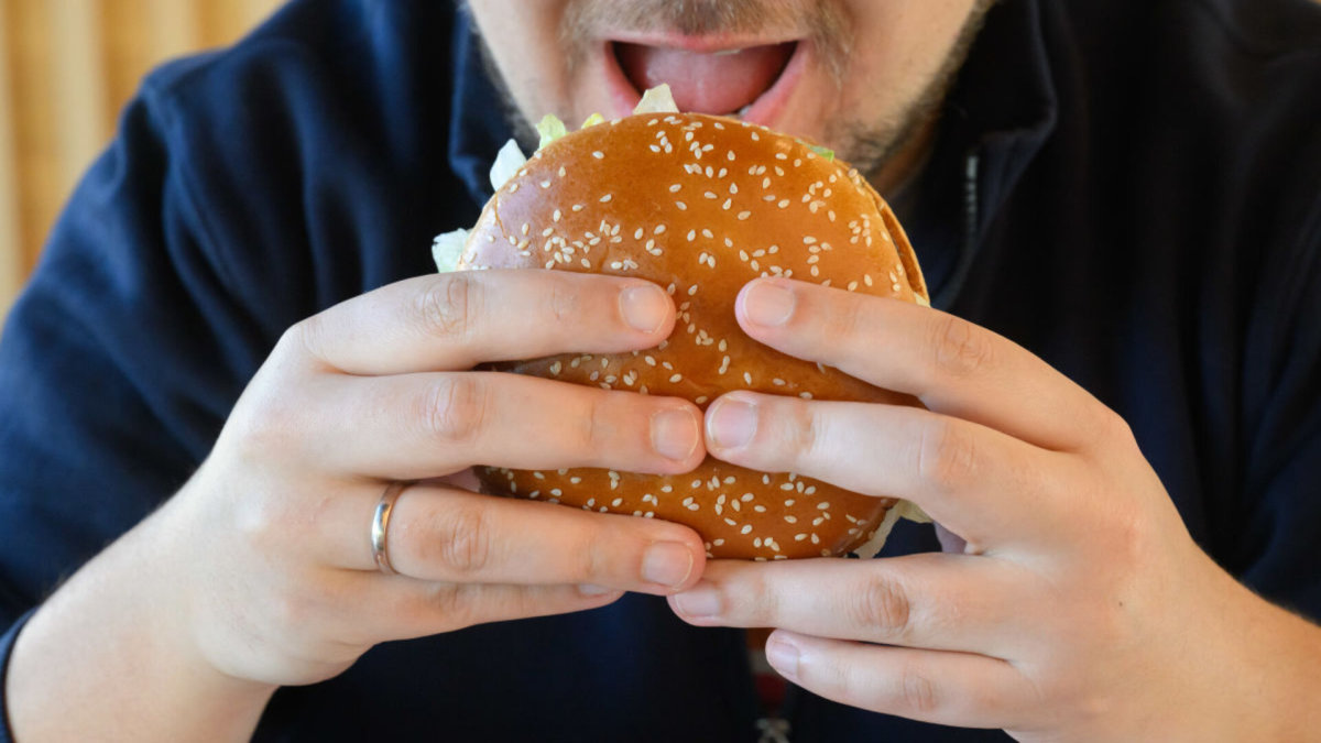 Major burger chain is closing 300 stores next year