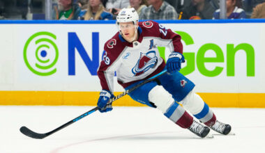 Trophy Tracker: MacKinnon favorite to win Hart after scorching start to season for Avalanche