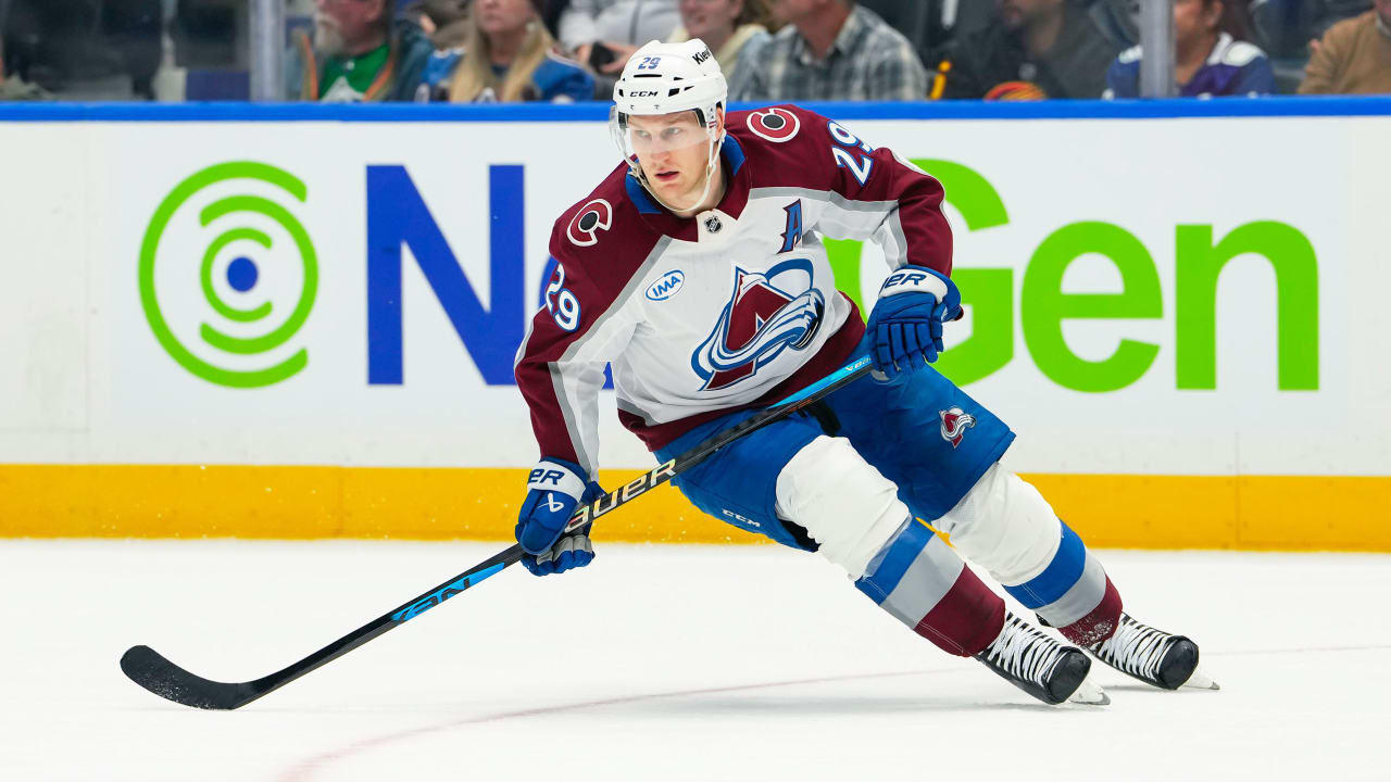 Trophy Tracker: MacKinnon favorite to win Hart after scorching start to season for Avalanche