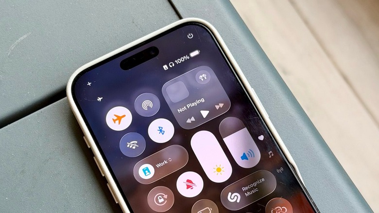 iOS 26.1 Control Center
