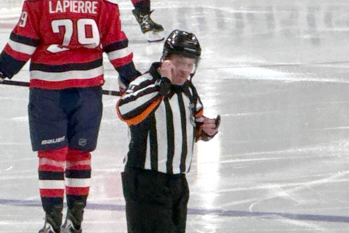 On hot mic, Kelly Sutherland tells Capitals ‘I owe you one’ after blowing whistle early and negating Dylan Strome goal