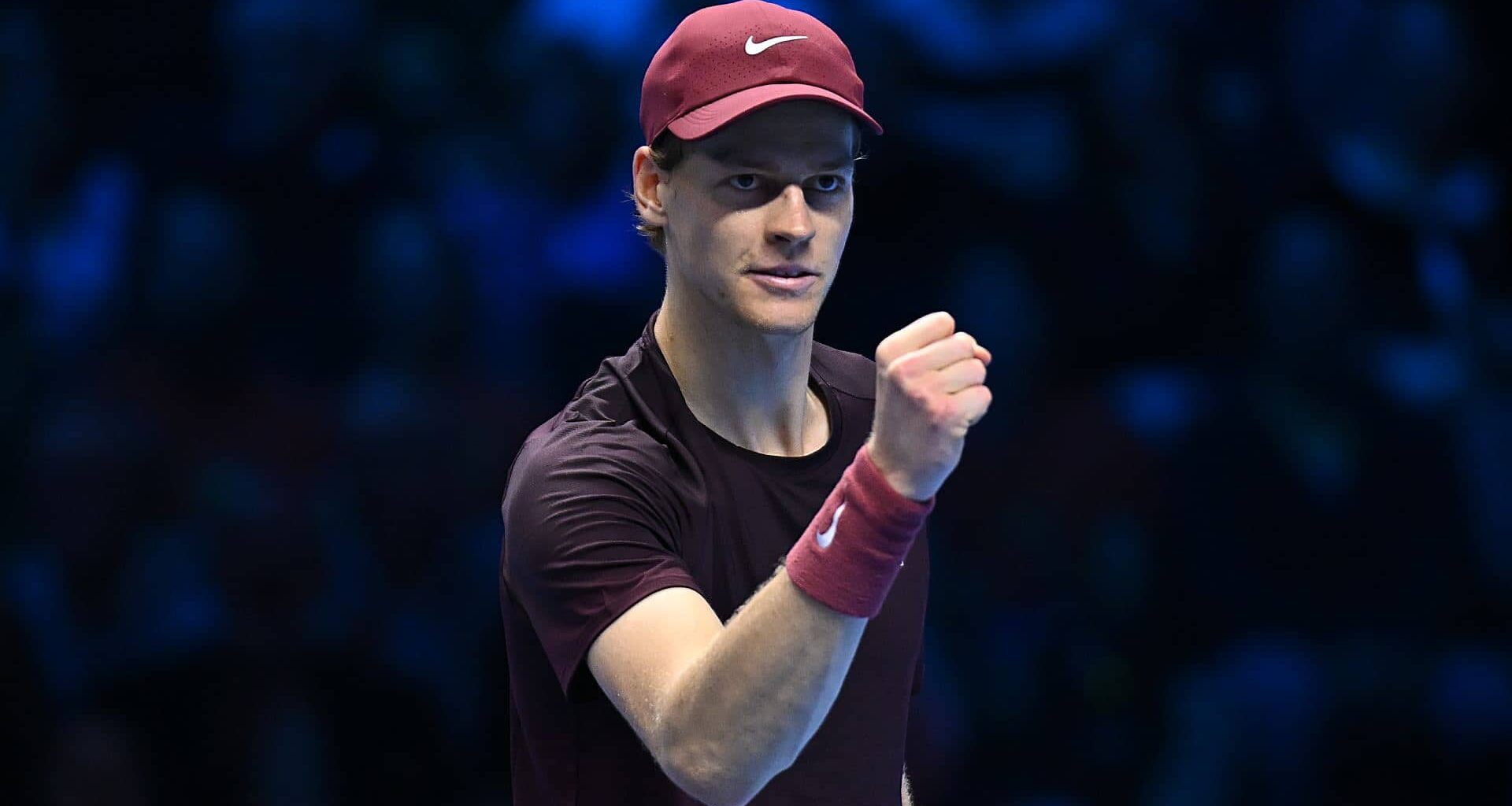 Jannik Sinner defeats Alexander Zverev, reaches SFs at Nitto ATP Finals | ATP Tour