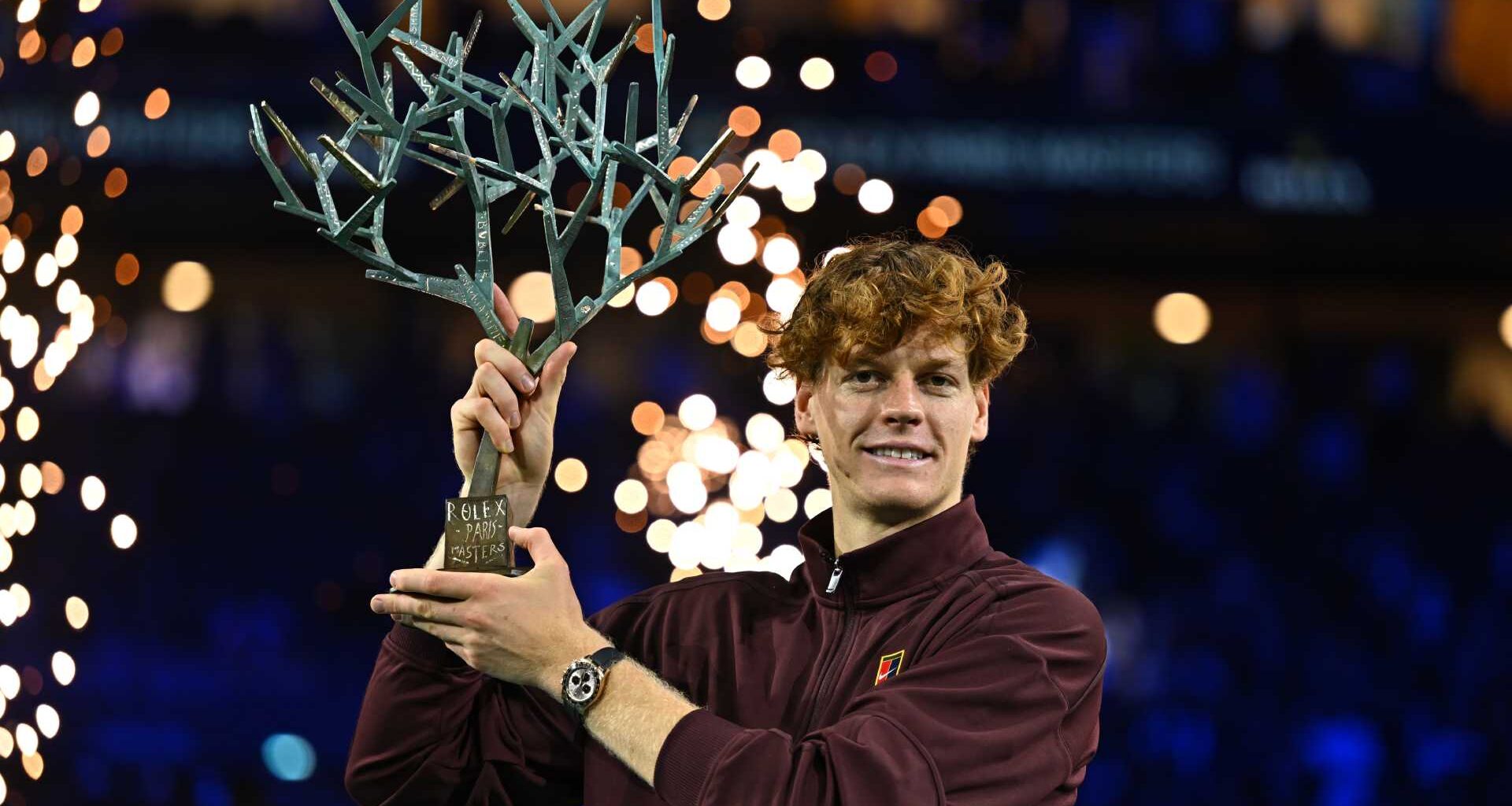 Jannik Sinner downs Felix Auger-Aliassime for maiden Paris title, reclaims World No. 1 | ATP Tour