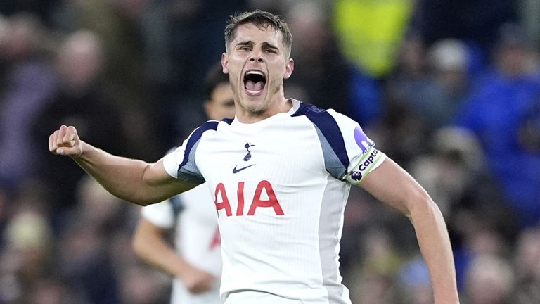 Tottenham Hotspur's Micky van de Ven celebrates doubling their lead 