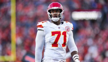 Report: Josh Simmons out indefinitely with dislocated, fractured wrist