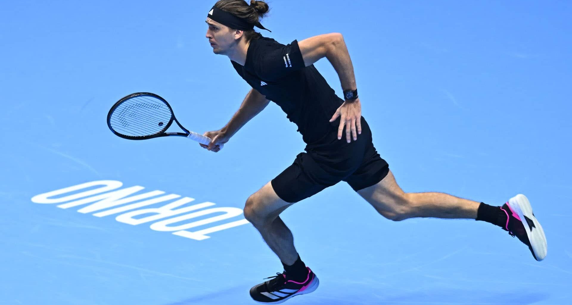 Alexander Zverev sees off Ben Shelton at Nitto ATP Finals | ATP Tour