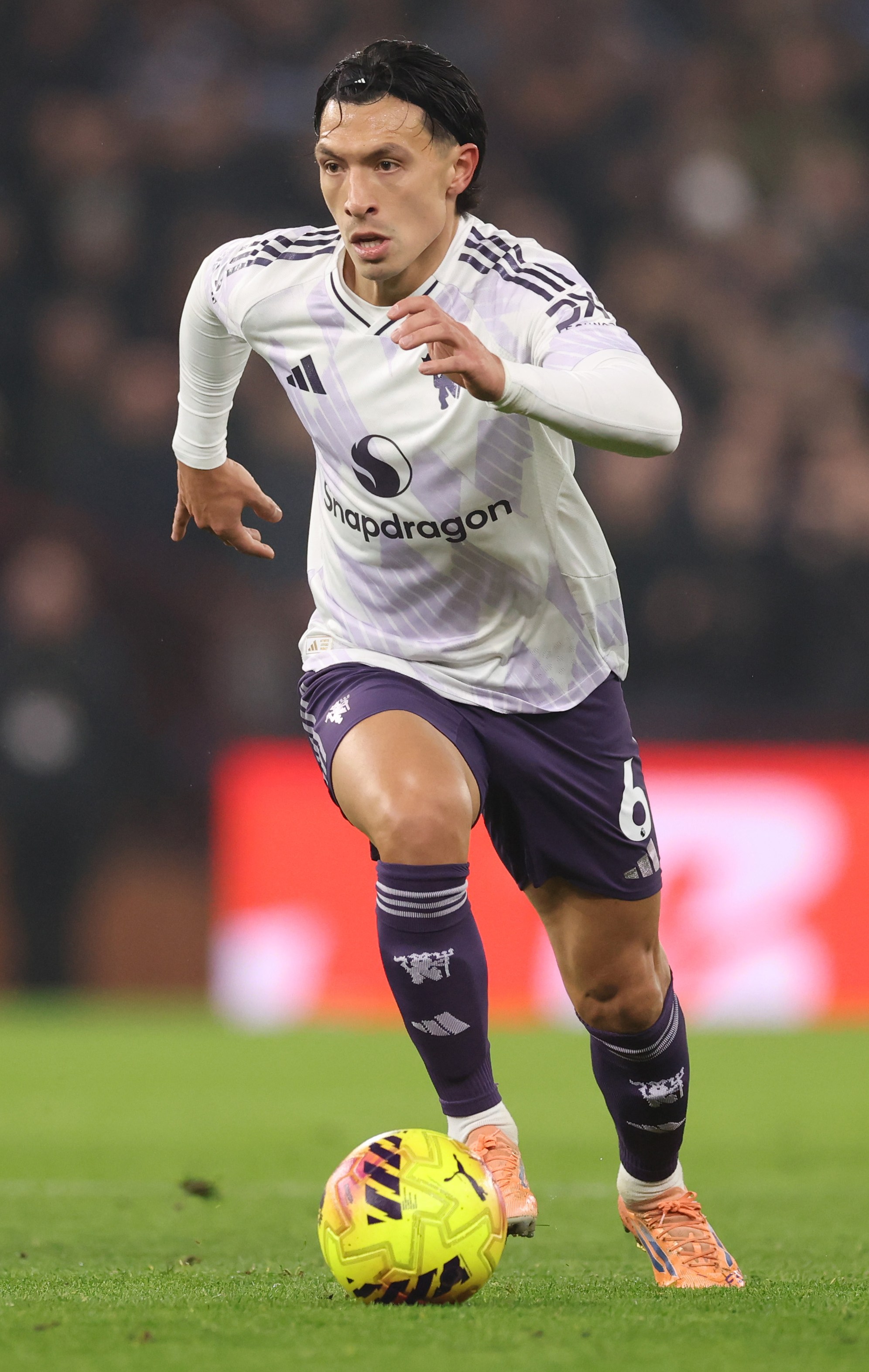 Aston Villa v Manchester United - Premier League