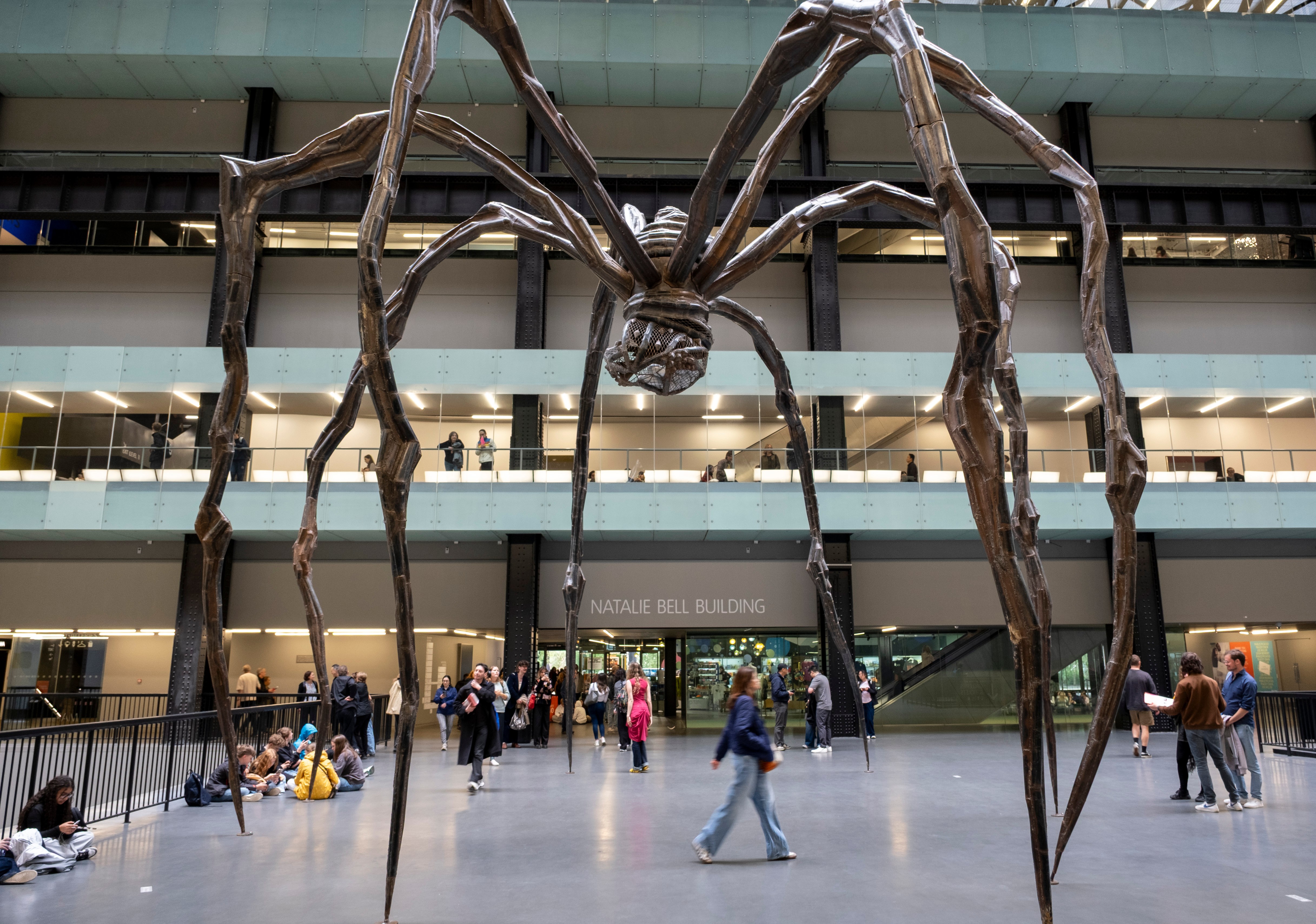 Artwork Maman by Louise Bourgeois, a large spider sculpture, in the Turbine Hall at the Tate Modern.