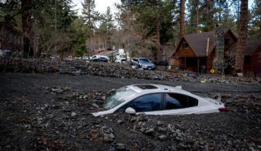 Three dead as heavy rain, flash floods hit California