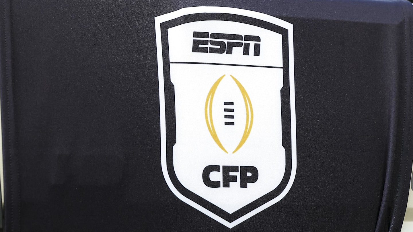 College Football Playoff team facing unexpected loss of entire starting offense