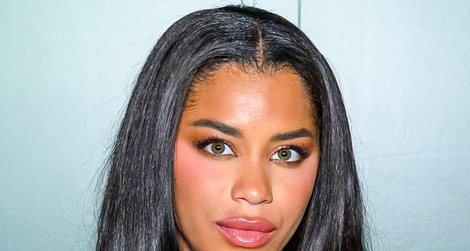 'Love Island's' Amaya Espinal Rushed to Hospital in Ambulance