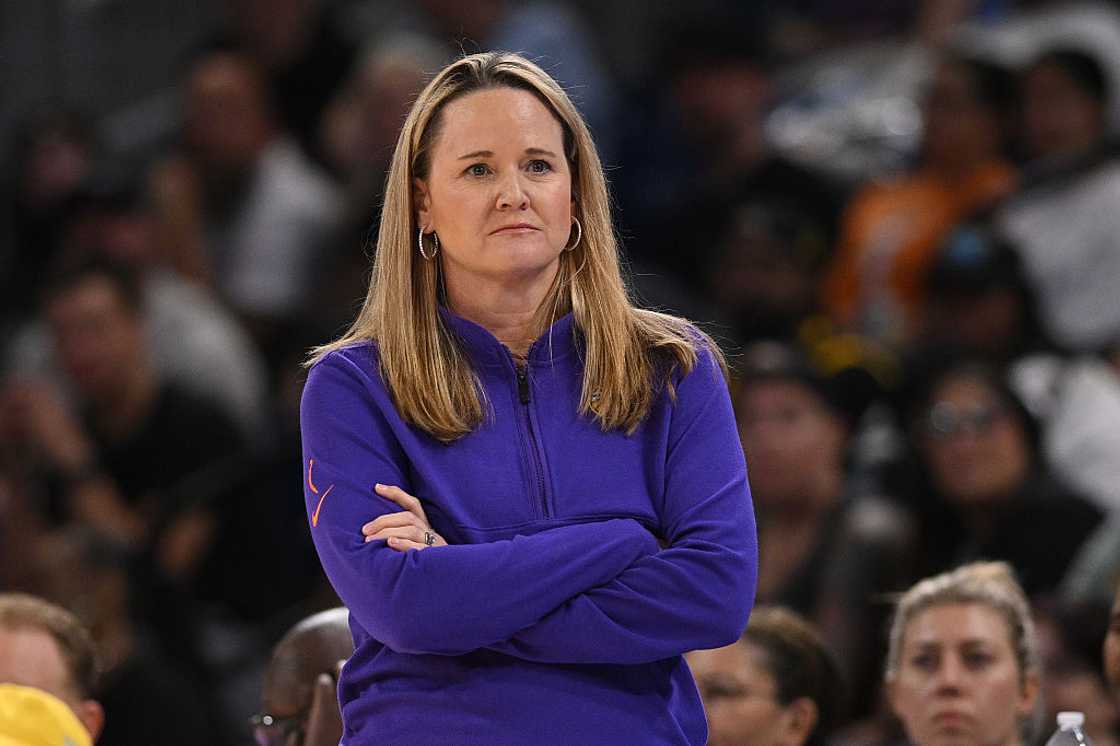 Los Angeles Sparks head coach Lynne Roberts looks on during a game in Chicago, Illinois.