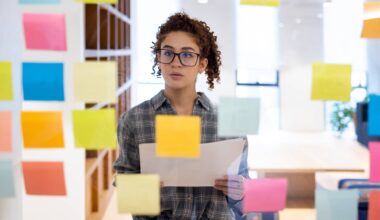 Add these 2 routines to your workday in 2026, says focus and productivity expert