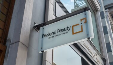 Wall Street sees a bright 2026 for this beat-up dividend-paying stock