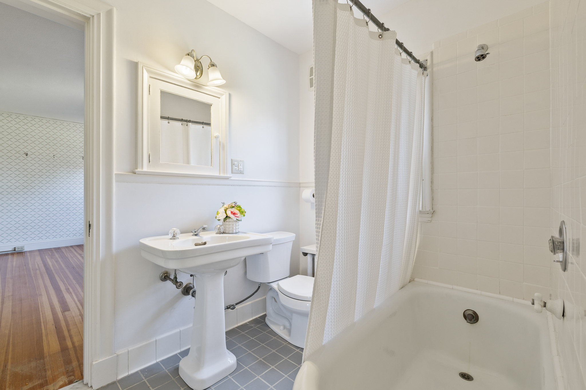 111 Bloomfield Avenue, West Hartford