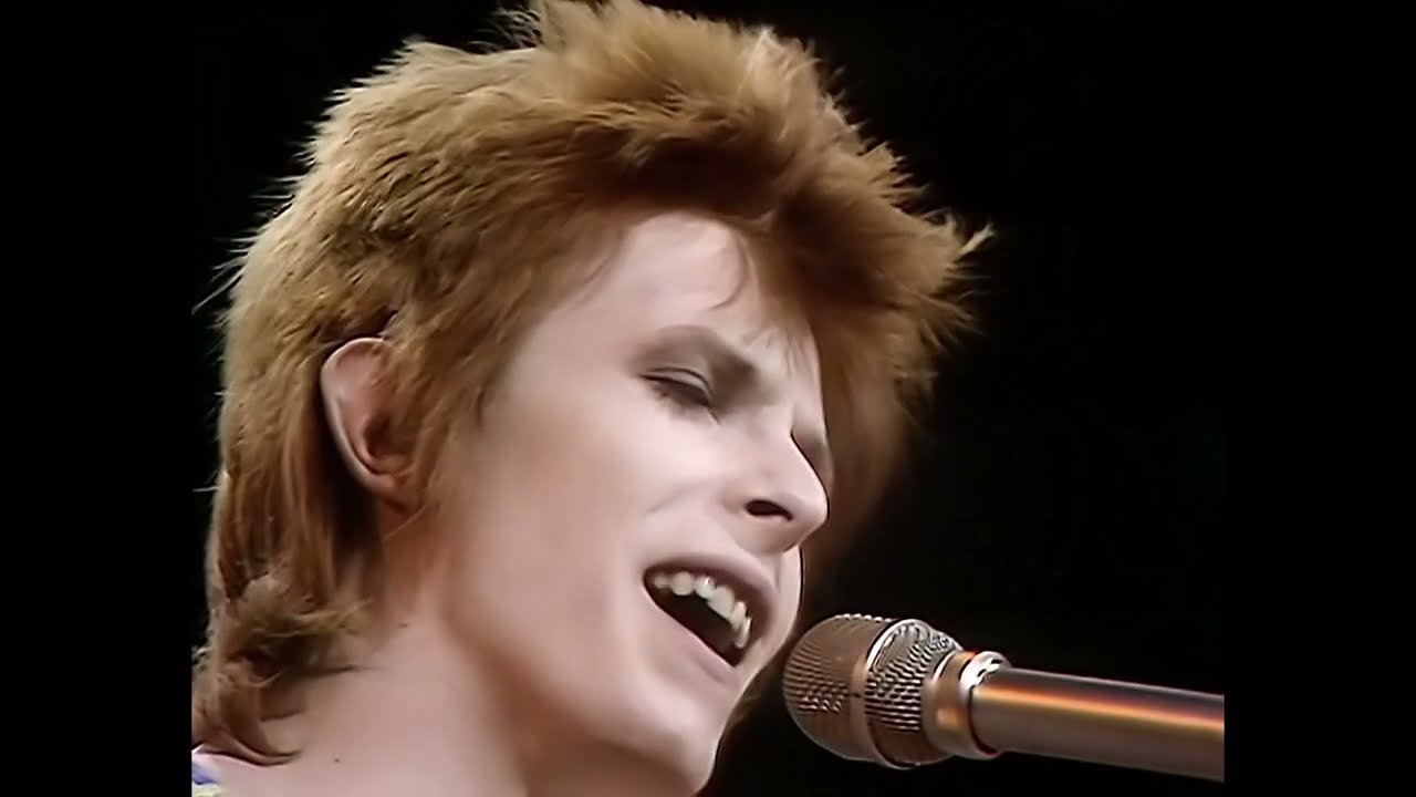 David Bowie - Starman (Top Of The Pops, 1972) - YouTube