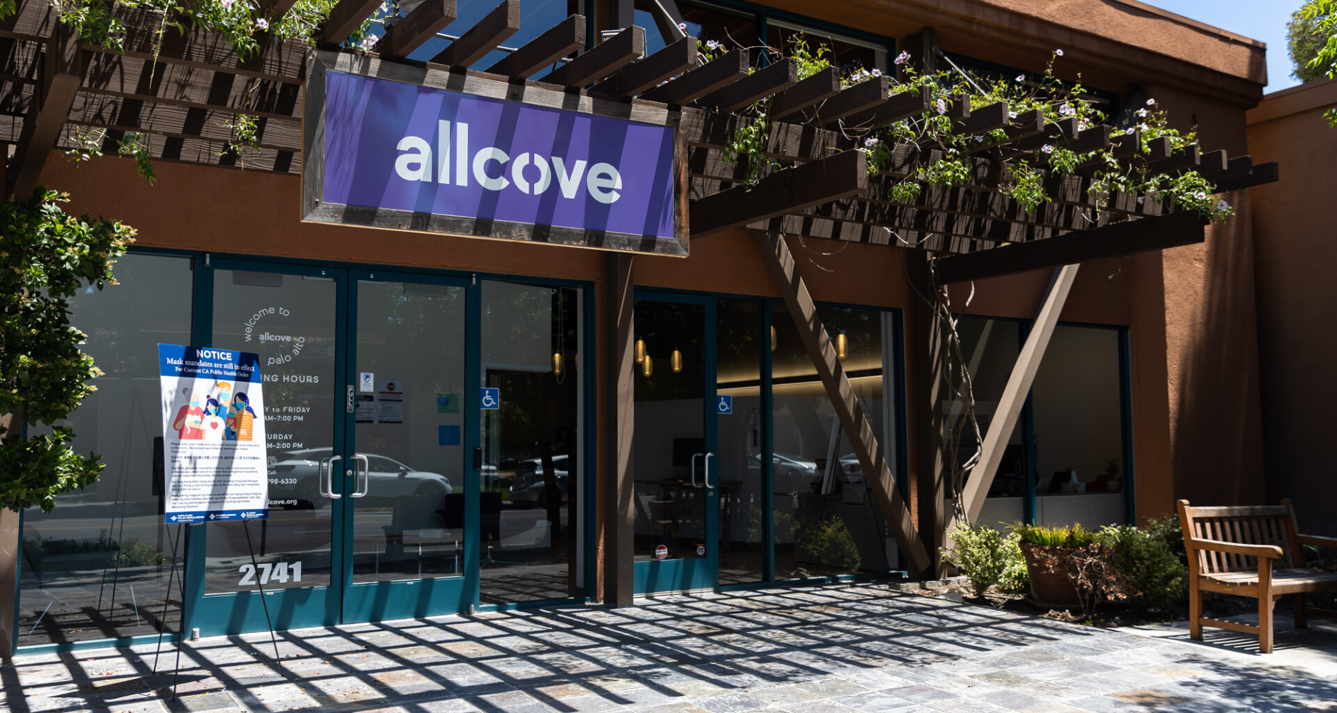 'Well worth it’: Palo Alto students rally to save mental health center