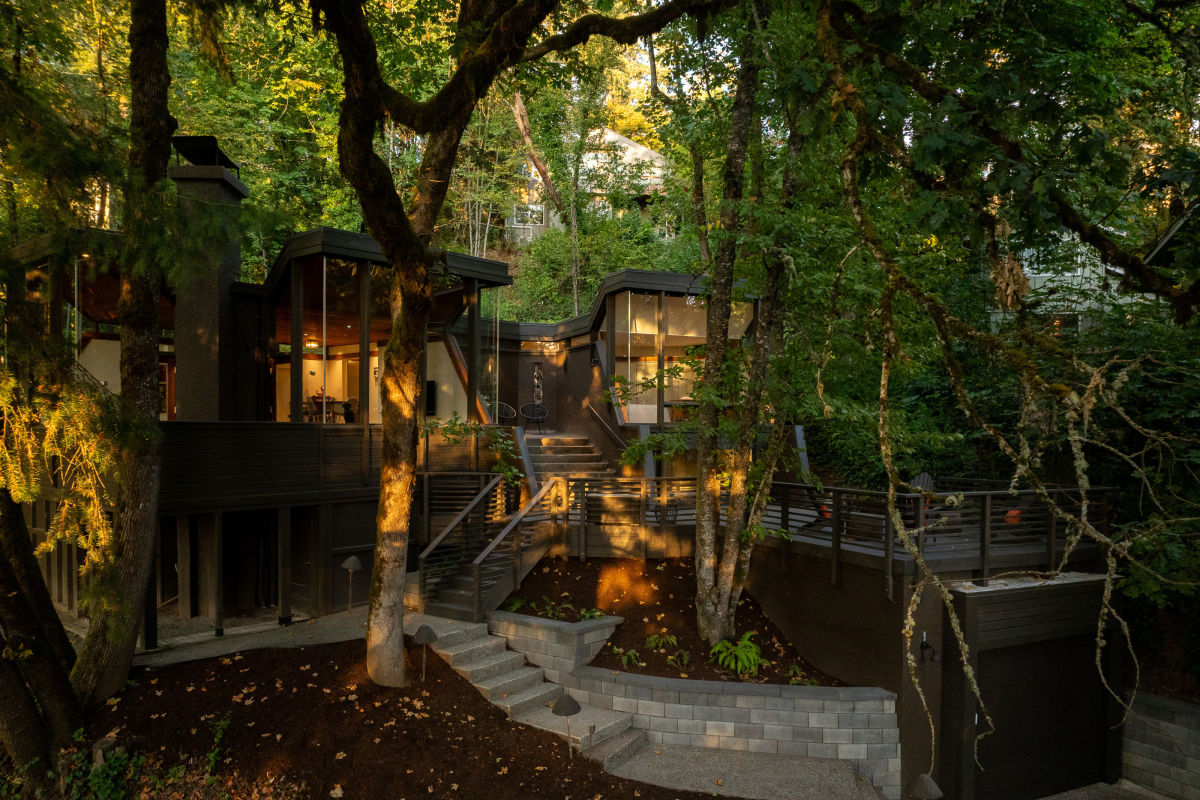 Property Watch: A 1965 Love Nest in Eugene for $1M